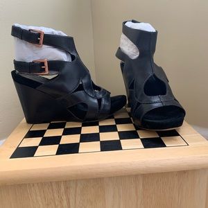 Antia black leather wedge sandals